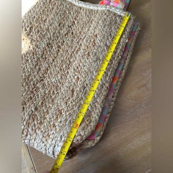 America and Beyond Straw Shoulder Bag - Picture 7 of 8